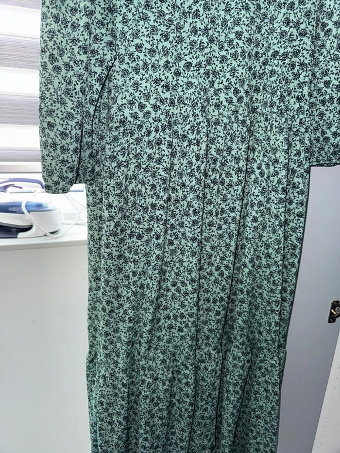 Robe zara fleurie vert neuf - photo numéro 2