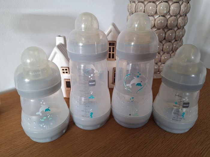 Lot naissance de 4 biberons MAM