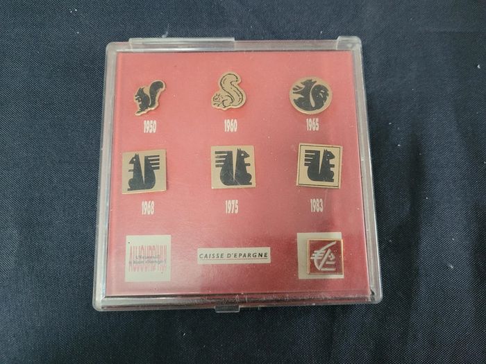 Coffret 7 pin's de la caisse Epargne vintage - photo numéro 3