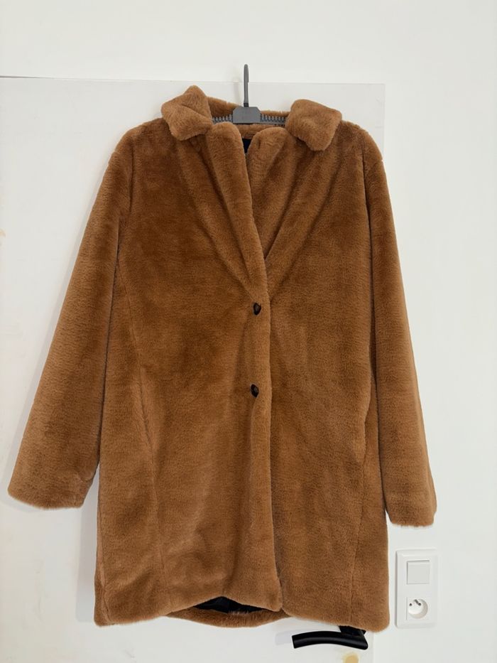 Manteau long en fausse fourrure