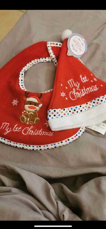 Bonnet de noël et bavoir
