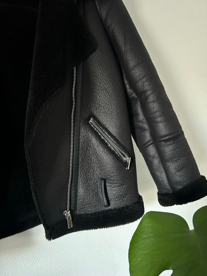 Manteau noir fourré - photo numéro 3