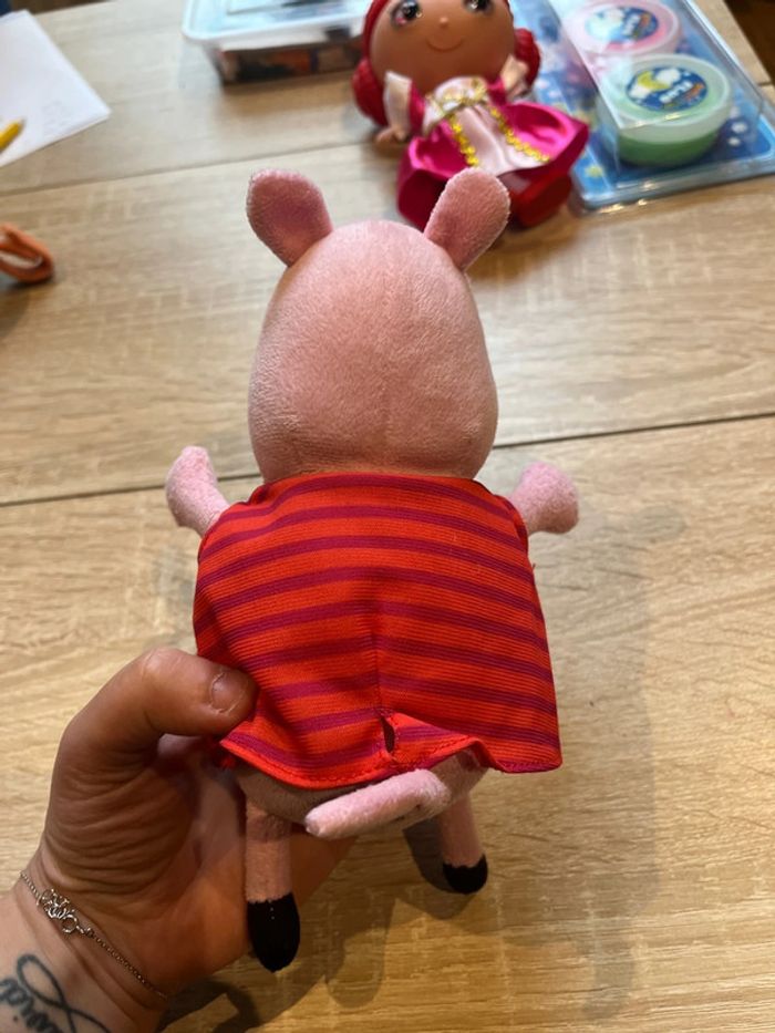 Peluche Peppa pig - photo numéro 4