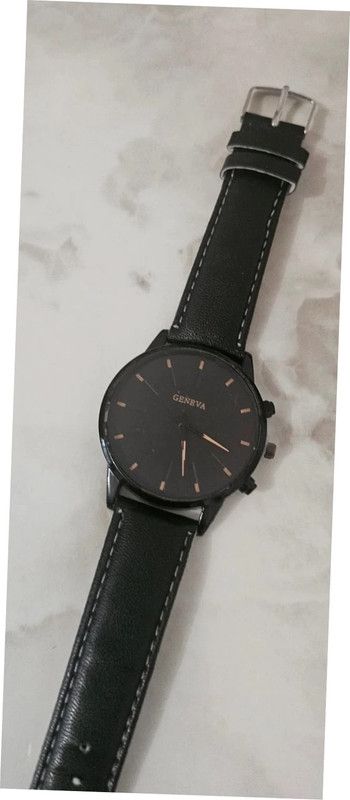 Montre neuve pour homme