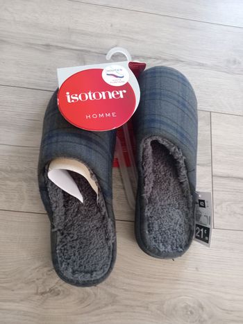 Chaussons fourrés isotoner taille 42