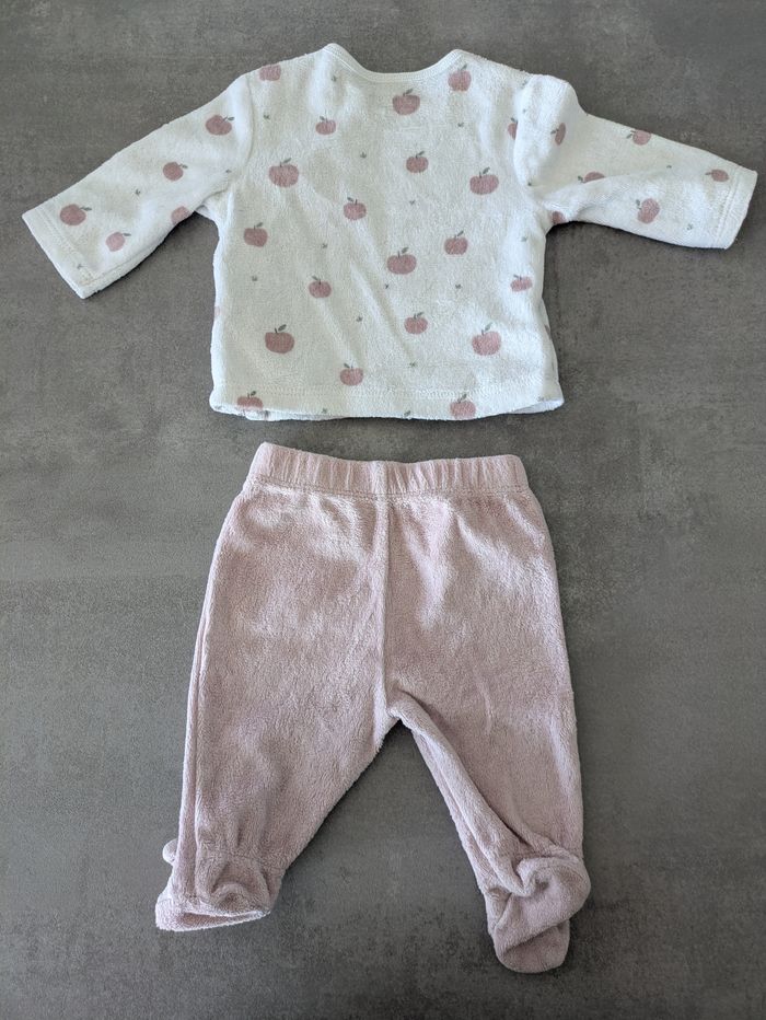 Pyjama 1 mois - photo numéro 3