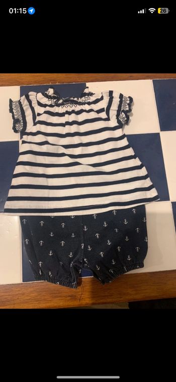 Ensemble tee shirt - pantalon 1 mois Petit bateau