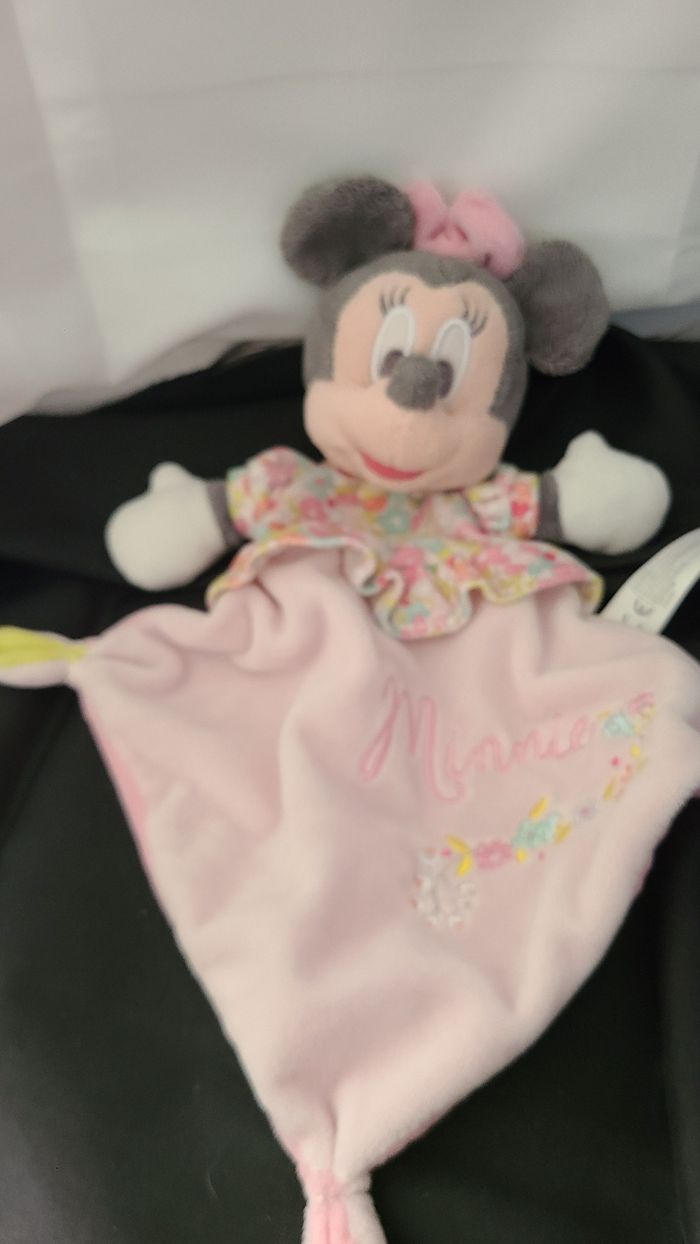 Disney Minnie la souris Doudou plat Liberty rose fleur - photo numéro 4