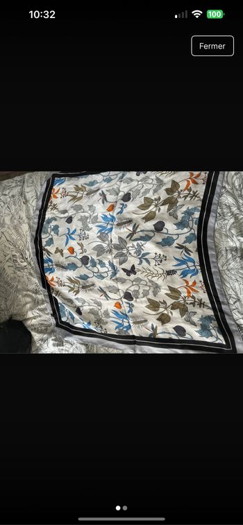 Foulard fleuri