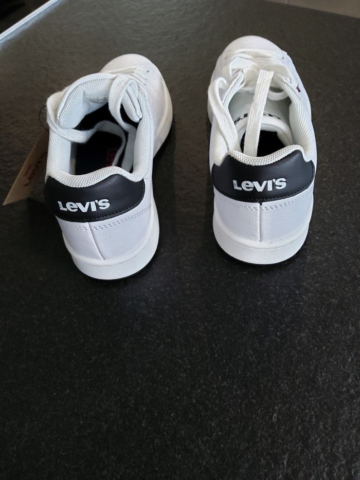 Tennis neuves Levi’s - photo numéro 5
