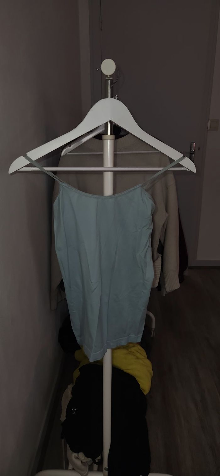 Débardeur bleu ciel