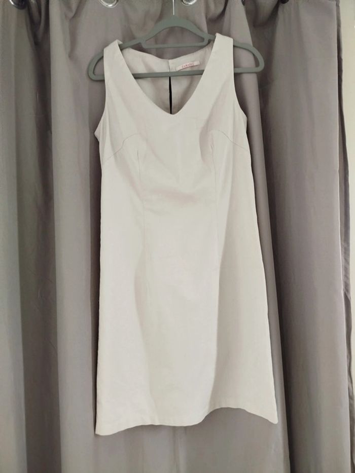 3€ cette jolie robe écru Taille 36 - photo numéro 3