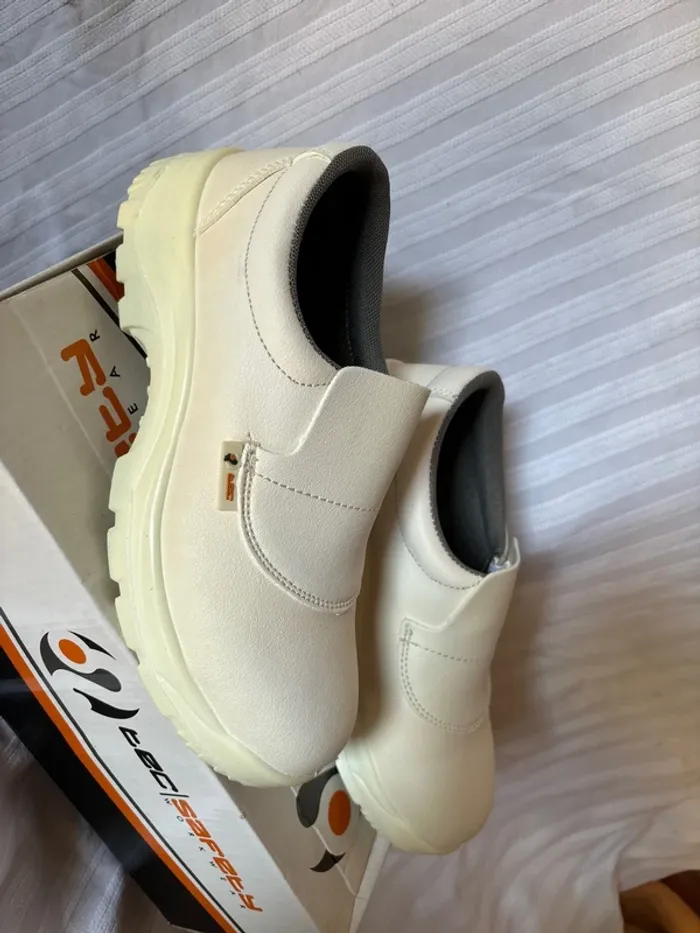 Chaussure de sécurité / sabot - photo numéro 2