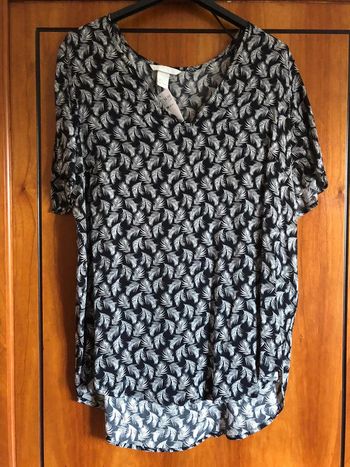 Blouse col v noire manches courtes 38 H&M neuve avec étiquette