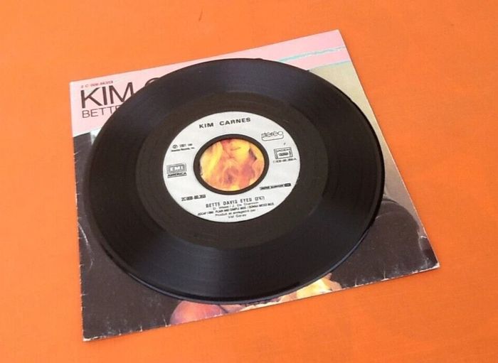 Vinyle 45 tours  Kim Carnes  Bettes Davis eyes  (1981) EMI America  2C 008-86.359 - photo numéro 5