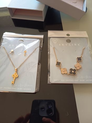 Ensemble collier et boucles d'oreilles