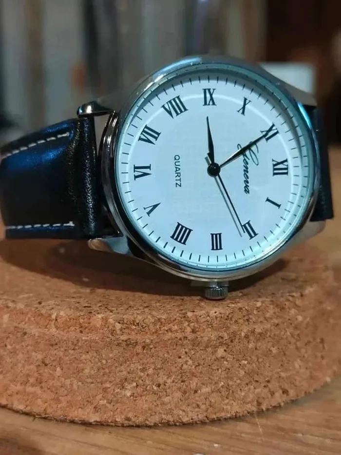 Montre neuve style vintage-italienne, noire - photo numéro 2