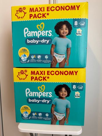136 couches Pampers taille 8