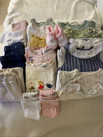 Lot vêtements fille 1 mois.