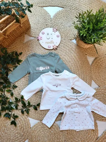 🌼 Lot : 3 hauts manches longues 1 mois fille, Kiabi 🌼