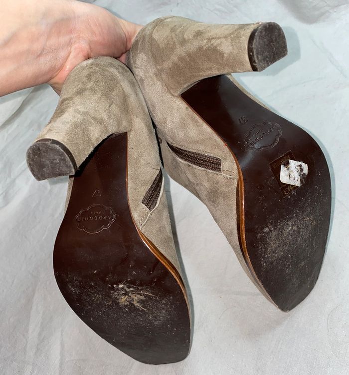 boots en daim Apologie beige-gris taille 37 valeur 200 euros - photo numéro 6