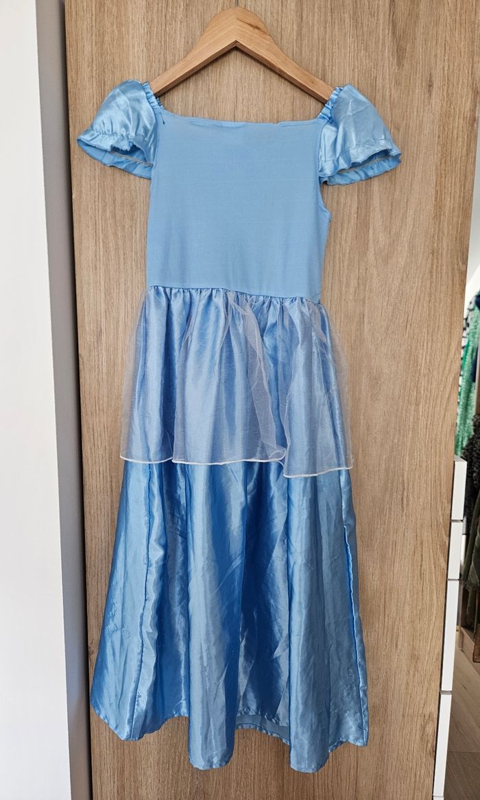 Robe Cendrillon 7/8 ans - photo numéro 2