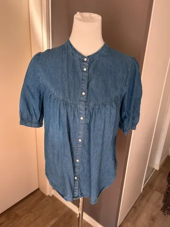 Blanche porte chemise, chemisier en jean femme, taille 38
