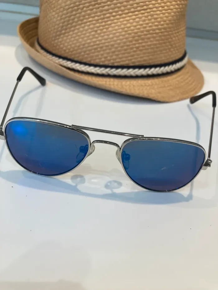 Set de 2 pièces - 1 chapeau en paille et 1 paire de lunette solaire type ray ban - photo numéro 3