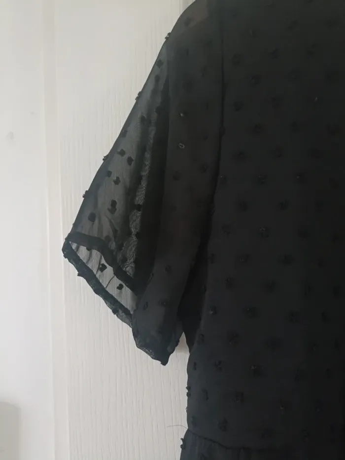Robe noire élégante - photo numéro 3