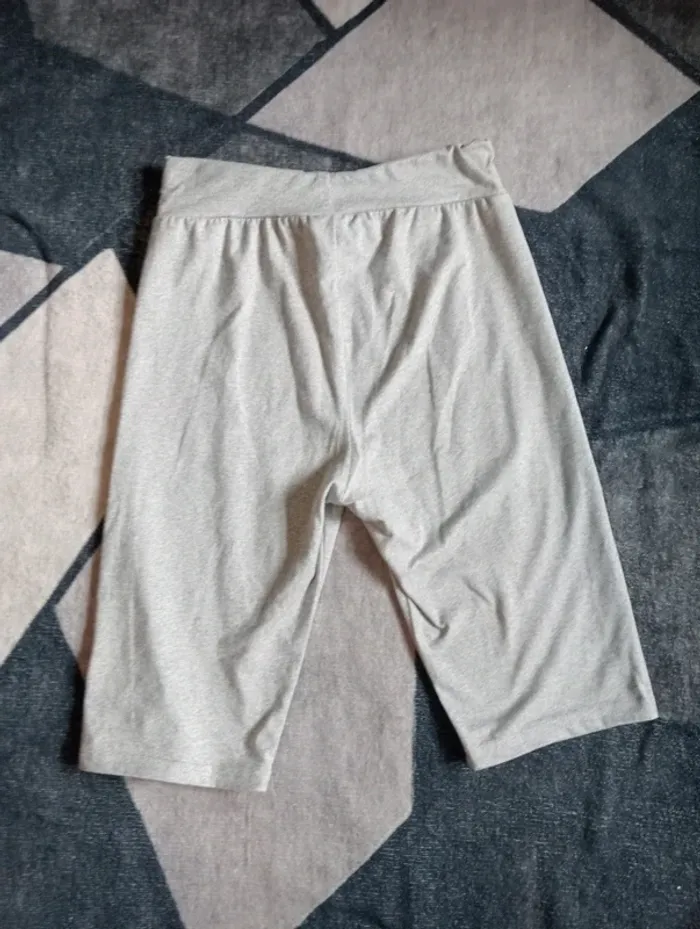 Short fille - photo numéro 4
