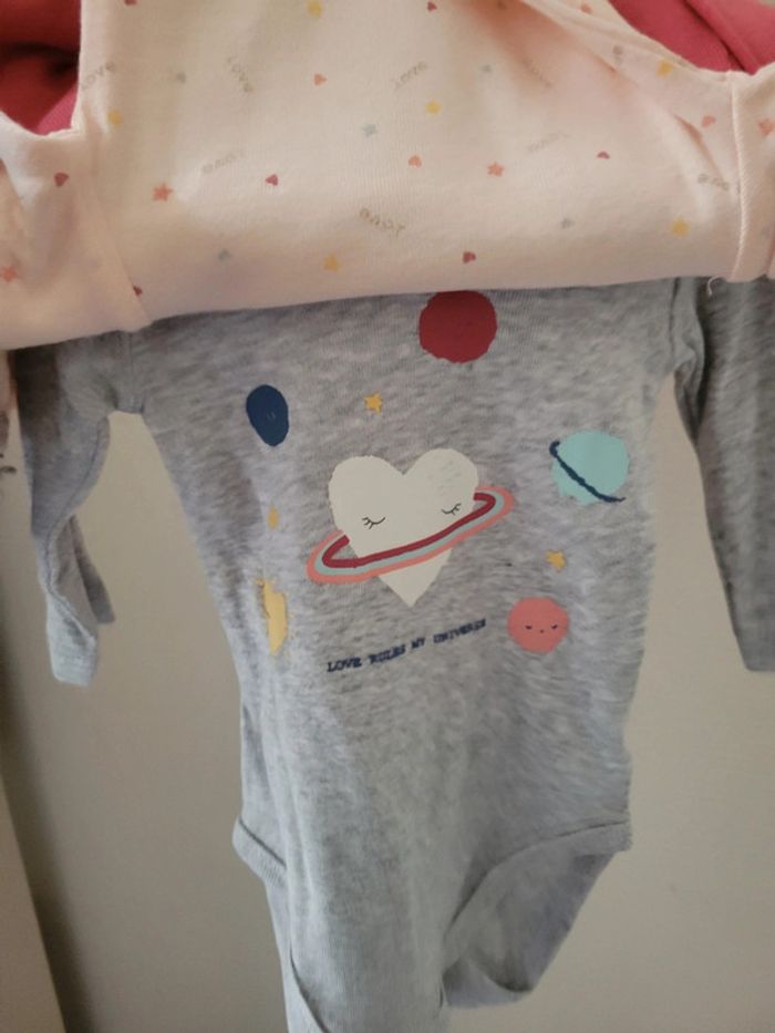 Lot de bodies bébé 3 mois - photo numéro 4