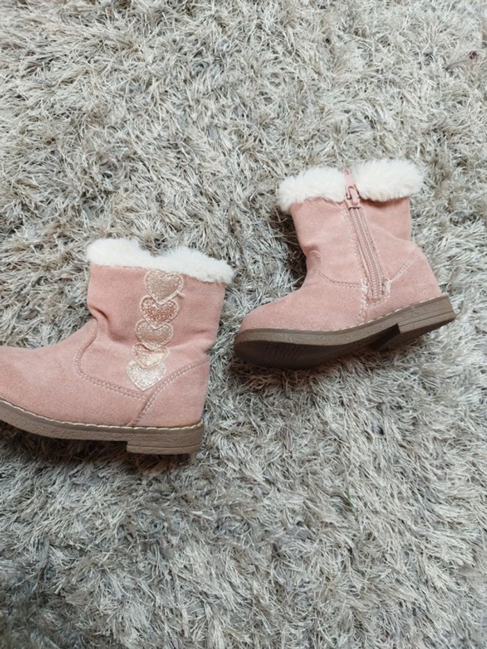 Bottes bébé fille couleur rose moumoute et cœur pointure 20 - photo numéro 7