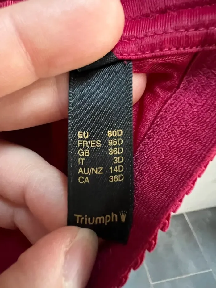Corset porte jartelles Triumph neuf 95D - photo numéro 9