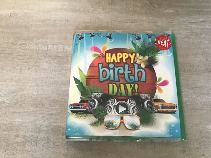 Grande carte musicale happy birthday neuve