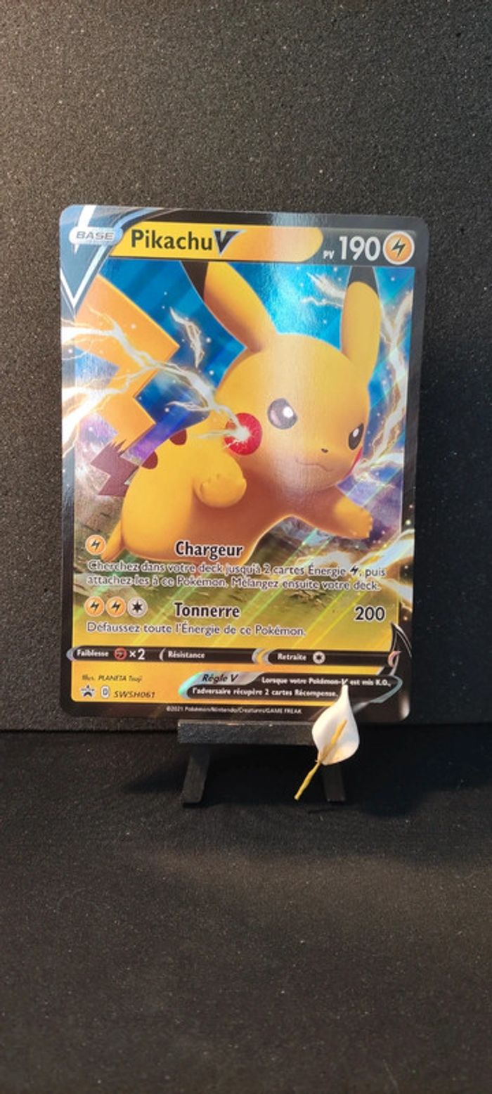 Carte pokémon jumbo, Pikachu v, swsh061