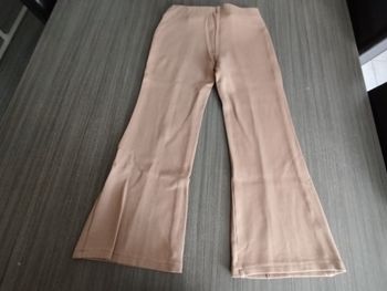 Pantalon beige patte d'éléphant 10 ans