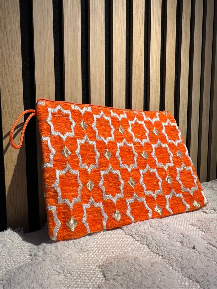 Pochette plate avec dragonne - photo numéro 2