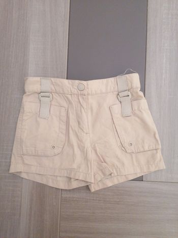 Short fille beige