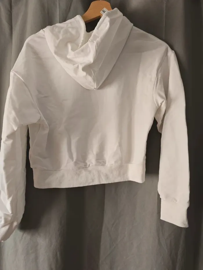 Sweat blanc court à capuche - photo numéro 4