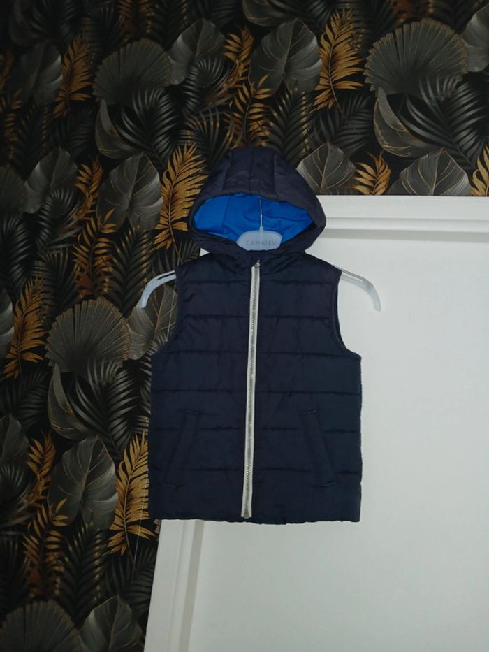 💙 Veste sans manches à capuche bleu marine taille 5 ans. - photo numéro 2