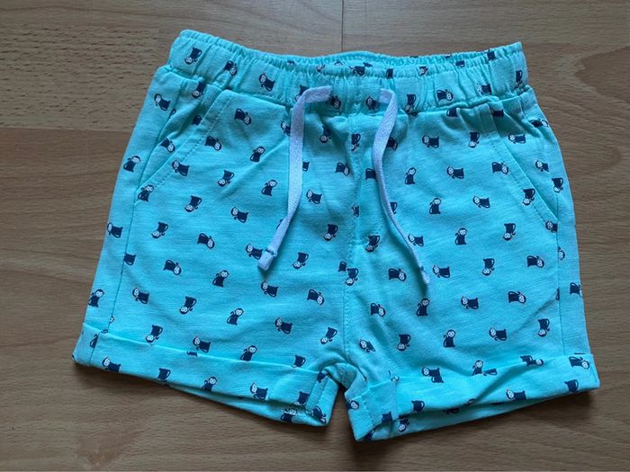 Beau short turquoise Obaïbi T. 6 mois/68 cm garçon neuf avec étiquette