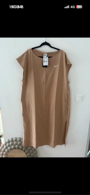 Robe Nike