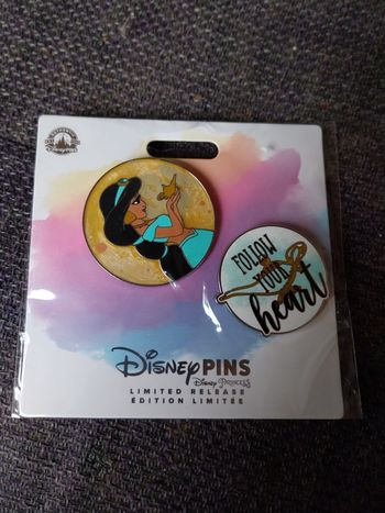 Pins Disney jasmine shopdisney