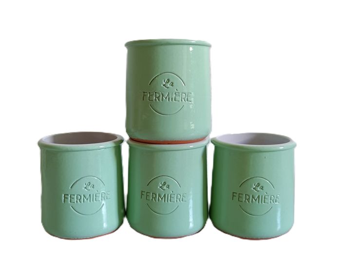 4 pots de yaourt vert pâle. La Fermière. Grès