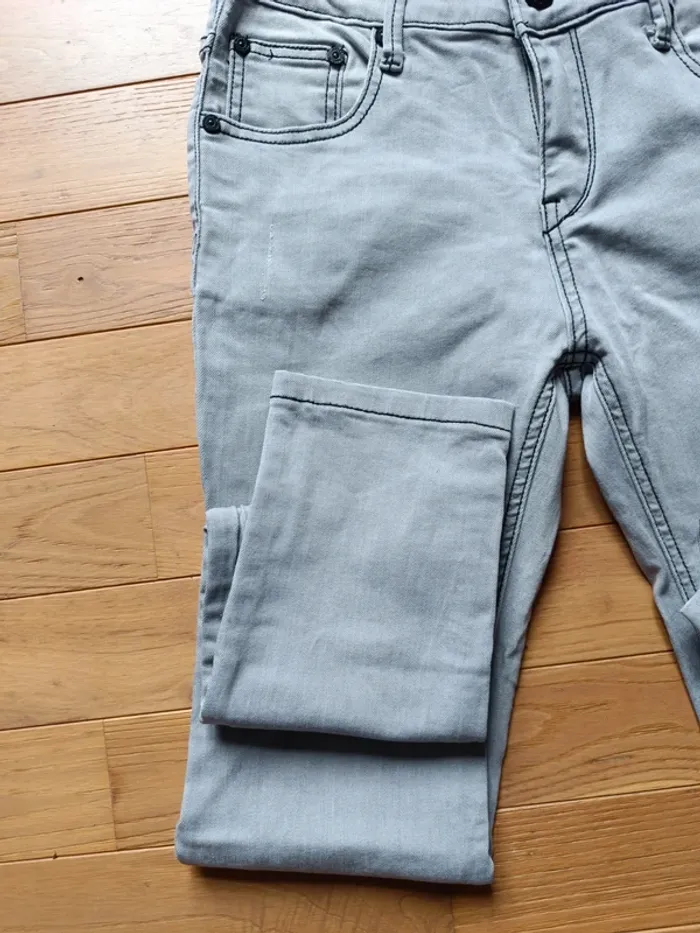 Jean skinny gris clair – taille 36 (peu porté) - photo numéro 5