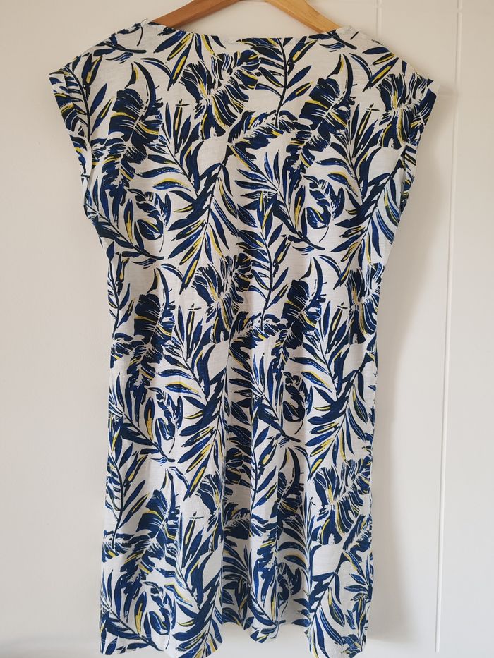 Robe à motifs fleuris - photo numéro 2