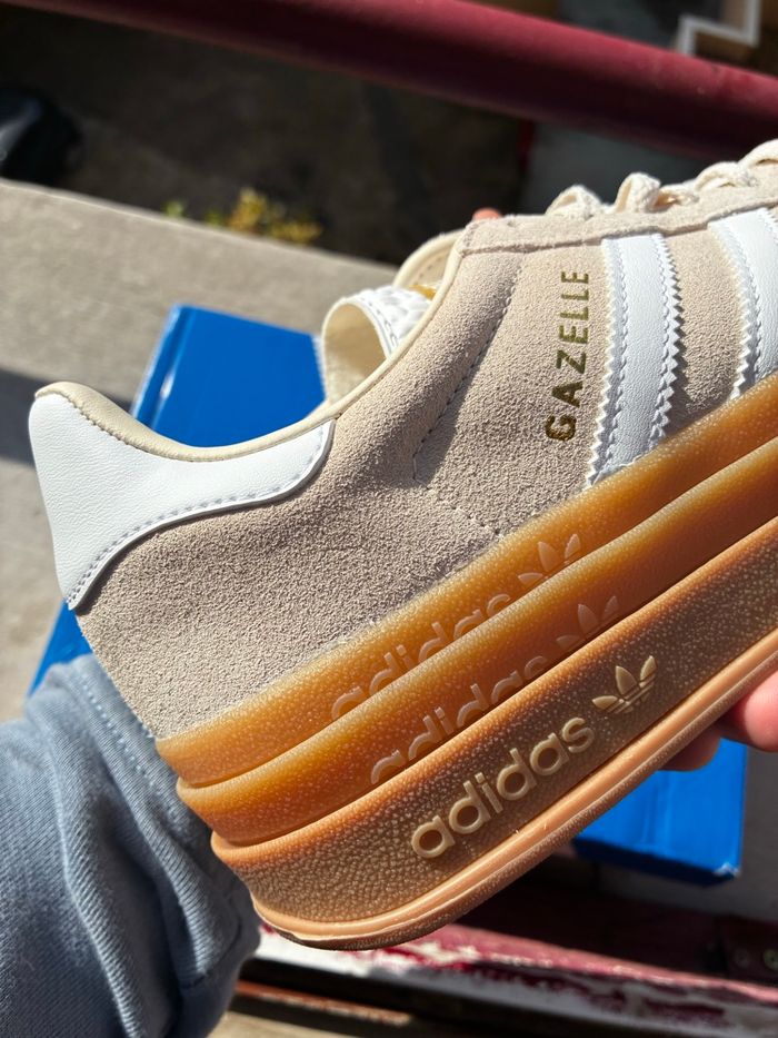 Adidas Gazelle Bold Wonder White/White/Gold Met - Taille 38 2/3 - Neuves - photo numéro 5