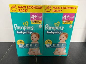 2 packs couches Pampers