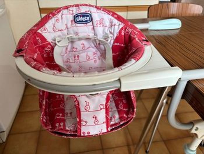 Siège de table pivotant Chicco 360 degrés - photo numéro 2