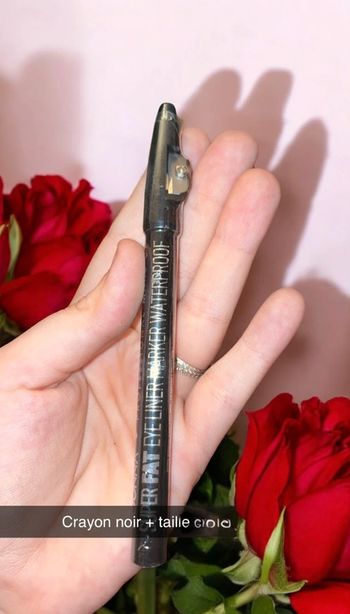 Crayon noir avec taille crayon